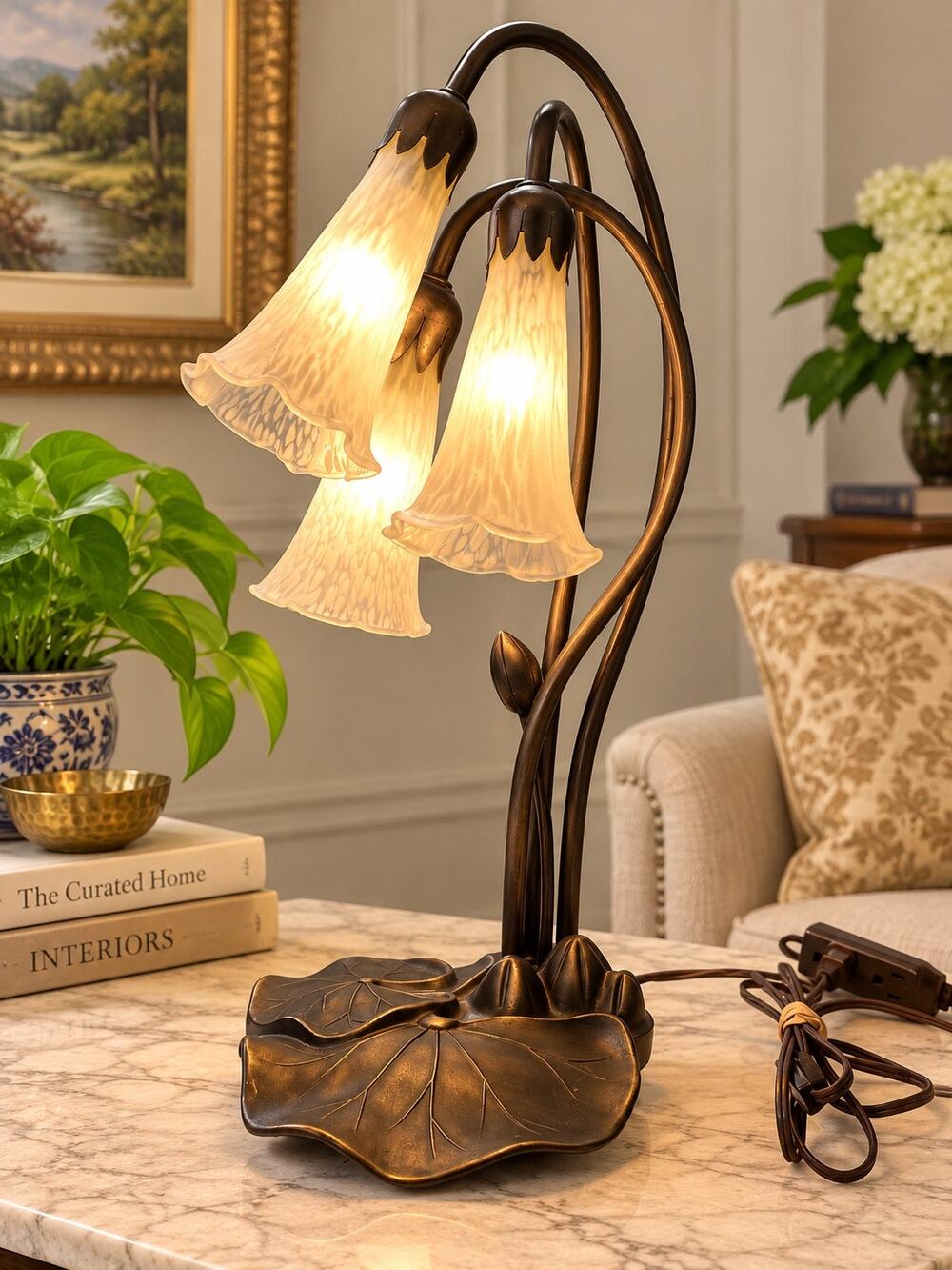 Vintage Table Lamp Tiffany-style lotus flower Sculptural Bronze Glass Shades